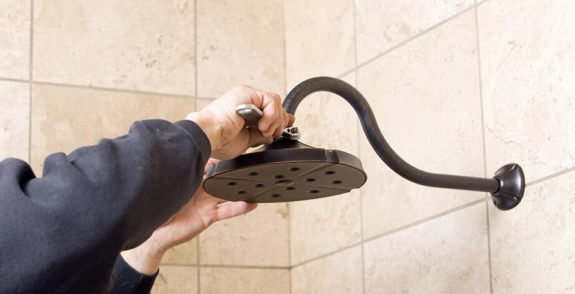 Jakie materiały gwarantują trwałość podtynkowych baterii natryskowych?