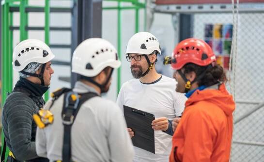 Jakie znaczenie mają okresowe szkolenia BHP w firmach?