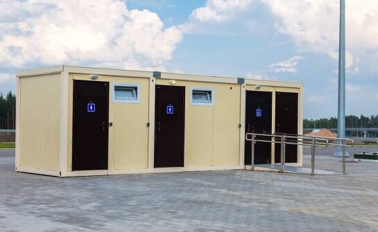 Komfortowe rozwiązania sanitarne podczas plenerowych wydarzeń