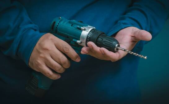 Jakie są najnowsze trendy w projektowaniu akumulatorowych zakrętarek?