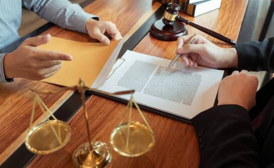 Adwokat do prawa rodzinnego – kiedy warto skorzystać z pomocy specjalisty?