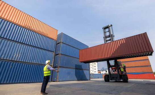 Kluczowe aspekty międzynarodowej logistyki w transporcie drogowym