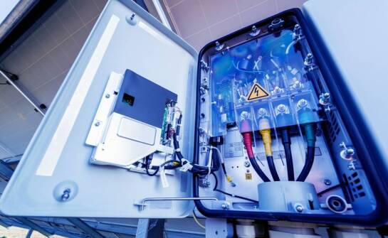 Znaczenie falowników w zaawansowanych mobilnych systemach monitoringu