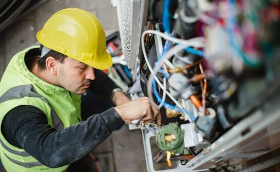 Jakie korzyści płyną z precyzyjnego montażu chłodniczych systemów?