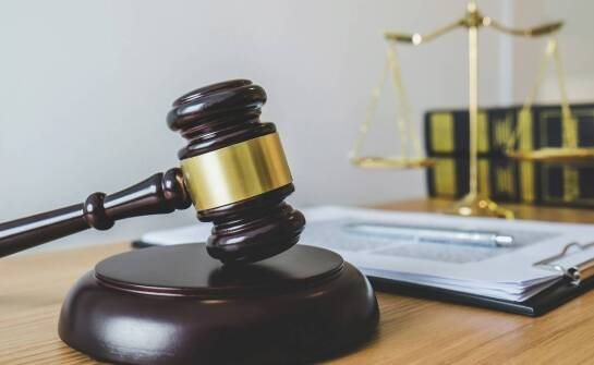 Licytacje komornicze – jak wpływają na przebieg egzekucyjnego postępowania?