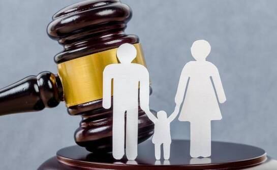 Władza rodzicielska po rozwodzie: Jakie prawa przysługują rodzicom?