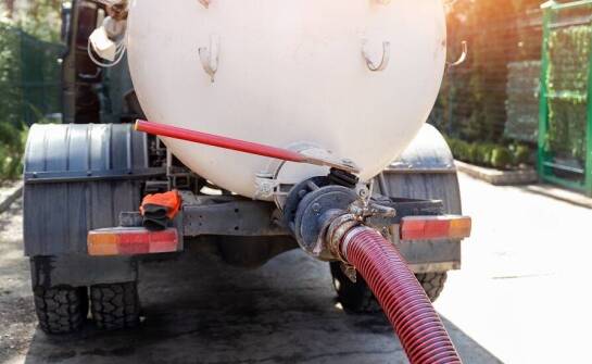 Korzyści z wyboru asenizacyjnych usług dla produkcyjnych przedsiębiorstw