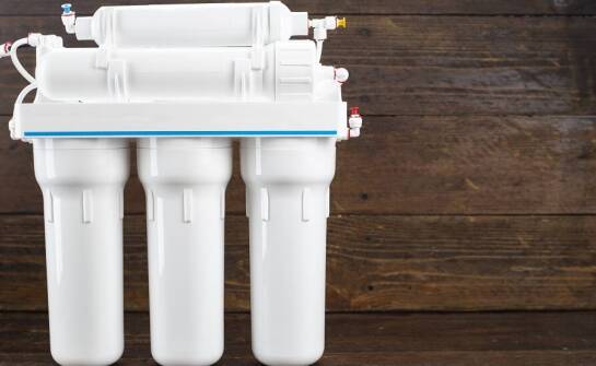 Porównanie różnych modeli filtrów do osmozy dla domowych systemów wodnych