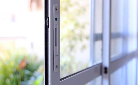 Panel track jako dekoracyjny element w nowoczesnym domu