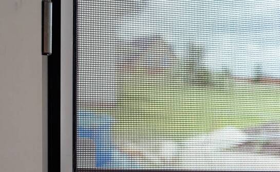 Rola rolowanej moskitiery w ochronie przed owadami