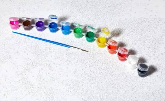 Zastosowanie akrylowych farb w morskich modelach – co warto wiedzieć?