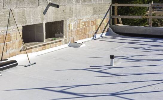Znaczenie profesjonalnej hydroizolacji dla trwałości i komfortu użytkowania tarasu