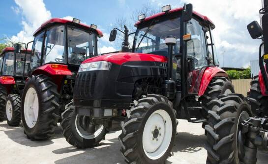 Dlaczego warto skorzystać z naszego doświadczenia w skupie siodłowych ciągników?