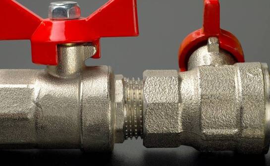 Jakie są najważniejsze cechy kulowych zaworów w instalacjach gazowych?
