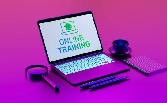 Jakie możliwości daje stałym klientom rezerwacja kursu online?