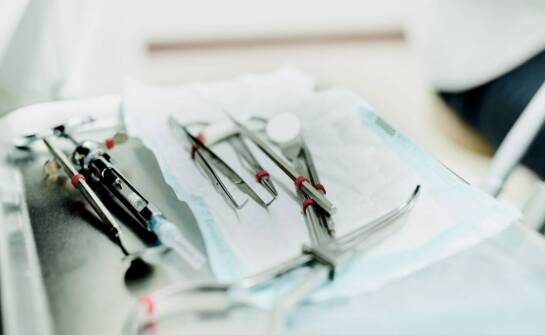 Wpływ lekkiej konstrukcji autoklawów na łatwość transportu i instalacji