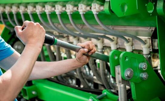 Serwis maszyn rolniczych – jakie czynniki wpływają na jakość tych usług?