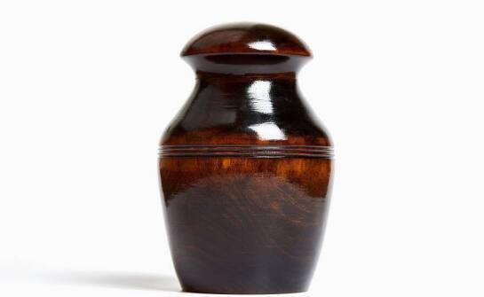 Przegląd nowoczesnych rozwiązań w projektowaniu urn dla zwierząt