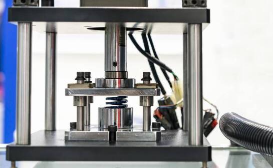 Praska hydrauliczna: jak technologia wpływa na wydajność i niezawodność?