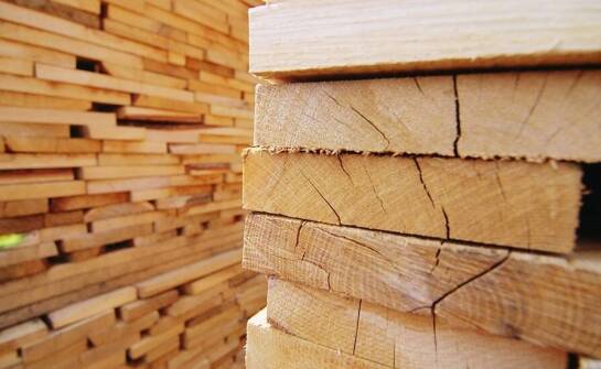 Sucha tarcica – idealne rozwiązanie dla wymagających projektów budowlanych