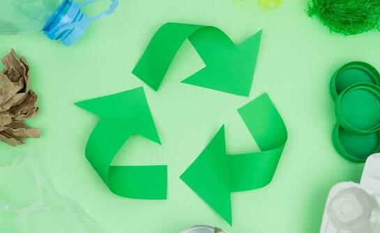 Jakie jednorazowe naczynia wybrać do serwowania napojów