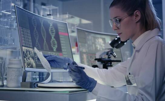 Jakie są korzyści z realizacji badań genetycznych w kontekście ginekologii?