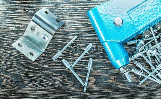 Jakie akcesoria są niezbędne podczas renowacji klasycznych modeli Jawy?