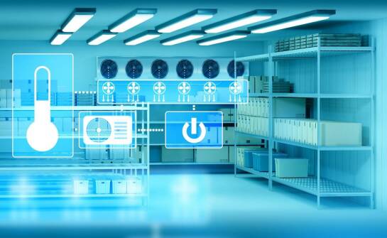 Wpływ integracji systemów IT na elastyczność magazynowych programów