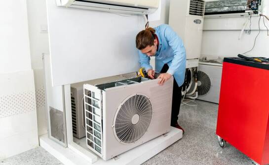 Montaż klimatyzacji: kluczowe etapy instalacji dla domów i firm