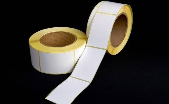 Jak samoprzylepne etykiety papierowe poprawiają identyfikację produktów medycznych?