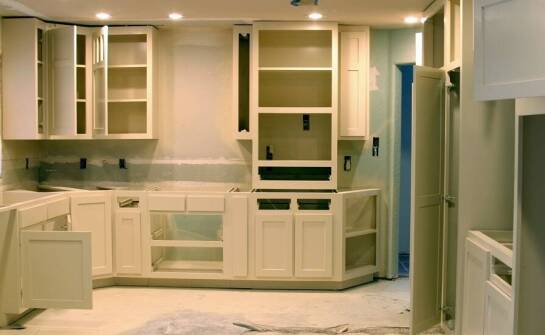 Jak zapobiec opóźnieniom w realizacji projektu kuchni dzięki remontowym usługom?