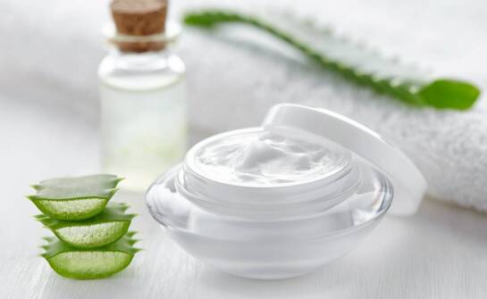 Elementy energetyczne w ziołowym kremie droserin – harmonizacja skóry i ducha