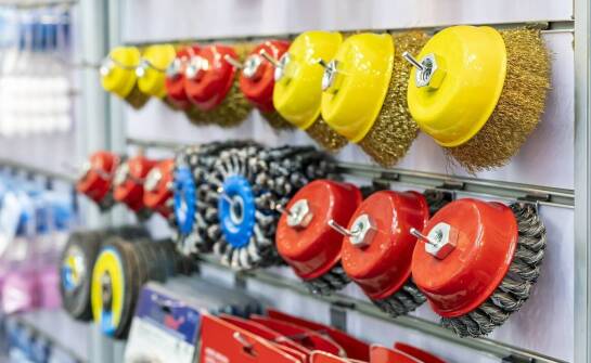 Produkcja pędzli na zamówienie – jak spełniamy wymagania klientów hurtowych i detalicznych?