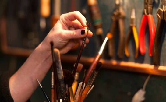 Jakie korzyści płyną z zakupu pędzli od producenta oferującego techniczne doradztwo?