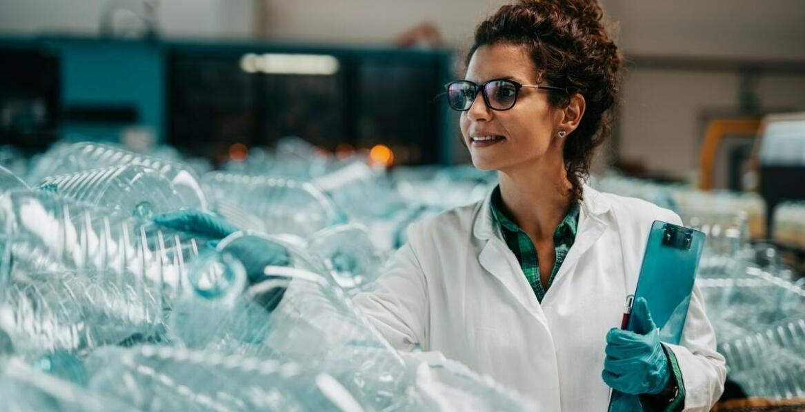 Jakie są najważniejsze aspekty chemicznej analizy w procesie recyklingu?