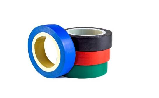 Wpływ jakości hybrydowych taśm na trwałość opakowań