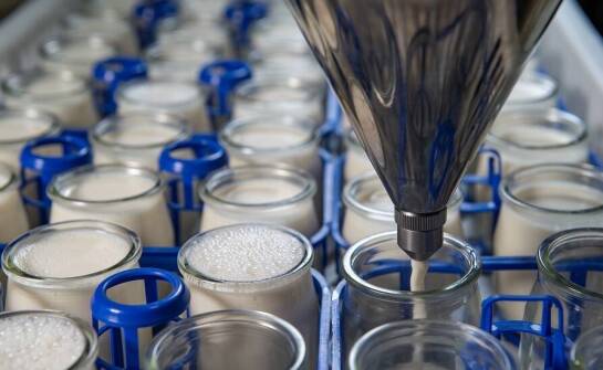 W jaki sposób wolumetryczne dozowniki dostosowują się do specyfiki surowców?