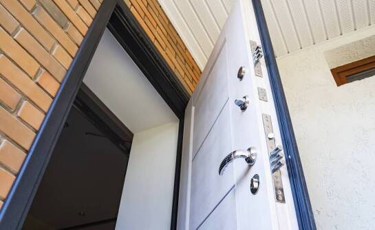 Zalety inwestycji w drzwi w kontekście długoterminowym