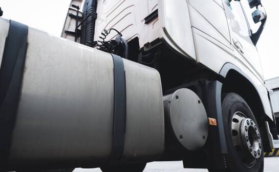 Welche Vorteile bieten Lederfußmatten für Lkw