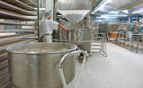 Jakie są zalety wewnętrznych metalowych systemów silosowych do magazynowania surowców?