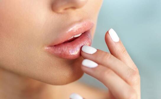 Jakie są przeciwwskazania do zabiegu powiększania ust?