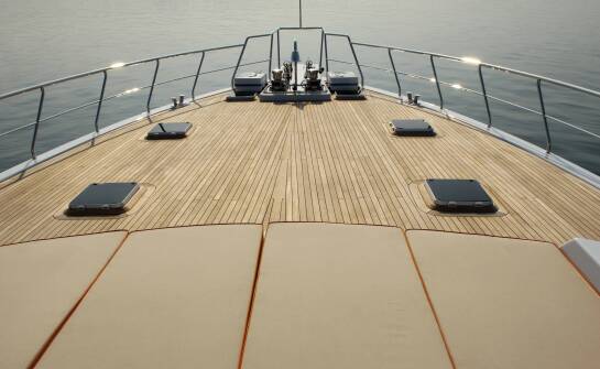 Dlaczego warto zainwestować w relingi z wysokiej jakości stali nierdzewnej?