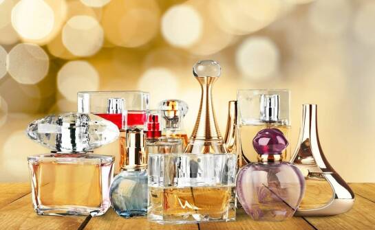 Jakie są zalety wyboru zamienników perfum zamiast oryginalnych perfum?