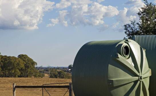 Zbiorniki na olej opałowy – kluczowe korzyści dla rolnych gospodarstw