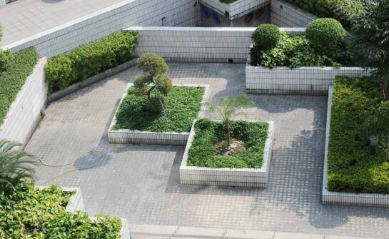 Styropian w kontekście ekologicznych rozwiązań dla płaskich dachów