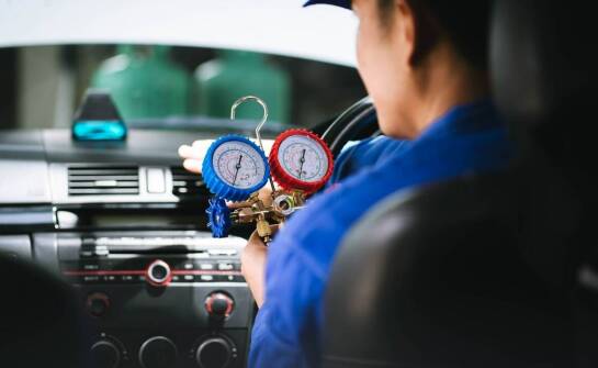 Czym charakteryzuje się profesjonalna regeneracja samochodowej klimatyzacji?
