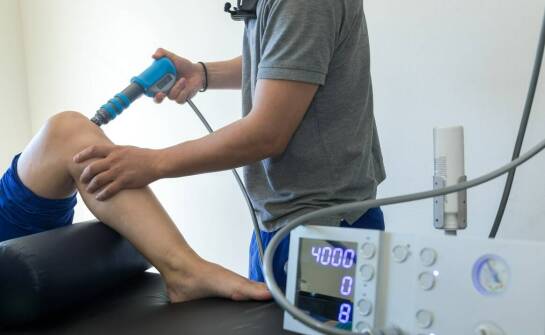 Skuteczność terapii falą uderzeniową w regeneracji po sportowych urazach