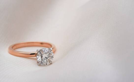 Jak dobrać pierścionek z laboratoryjnym diamentem do stylu narzeczonej?