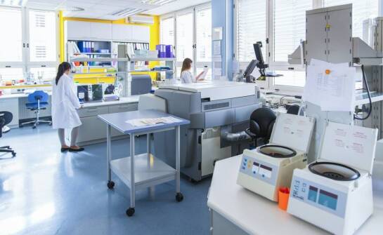 Jakie są zalety korzystania z innowacyjnego sprzętu do diagnostyki laboratoryjnej?