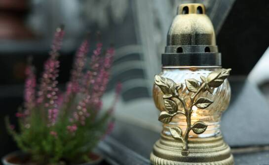 Organizacja wyznaniowej i świeckiej ceremonii – oferta krakowskiego pogrzebowego zakładu